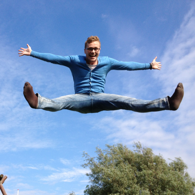 blurry background: white/grey